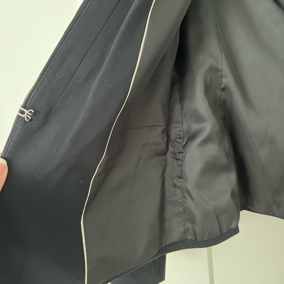 Banana Republic Tuxedo Blazer. - Picture 3 of 4